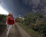 Erupcija vulkana u Indoneziji: Oblak vrelog dima "progutao" 11 osoba