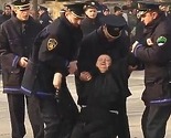 Policija u Tuzli tukla demonstrante, očevici tvrde da nisu dozvolili ljekarima da pomognu