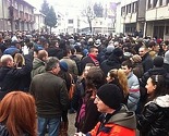 Krajina na protestima: Bišćani bacili jaja na zgradu Vlade USK, a potom se razišli
