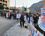Protesti u Mostaru: Građani se razišli i na mjesto vratili kontejnere kojima su blokirali saobraćaj