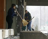 Zenica se pokušava vratiti u normalno stanje, čiste se ulice i odvozi smeće
