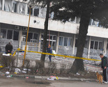 Tuzlaci čiste područje oko Vlade Tuzlanskog kantona