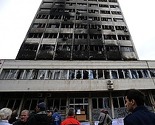 Građani Tuzle ponovo ispred zapaljene zgrade Vlade TK