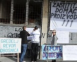 U Tuzli nastavljeni protesti građana uz muziku