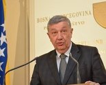 Konzul Pećanac neće biti opozvan, Skupština RS podržala Radmanovića