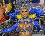 Plesačice sambe u glavnoj ulozi u karnevalskoj atmosferi u Sao Paulu