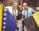 Džeko i Kompany simbolično pozirali sa zastavama BiH i Belgije