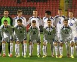 Mladi reprezentativci podijeljeni u dva tima igraju utakmicu na stadionu Otoka