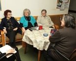 Žene u Domu za stare Nedžarići uz pjesmu i smijeh proslavljaju Dan žena