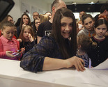 Ilma upriličila mini koncert za svoje fanove u AT Storeu