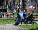 Proljetno sunce izmamilo šetače, Mostarci se grijali na 23 stepena
