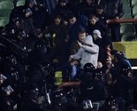 U sinoćnjim sukobima navijača i policije povrijeđeno više od 20 osoba