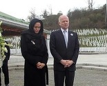 Angelina Jolie Srebrenicu napustila u suzama, Hague obećao pomoć