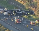SAD: Kamion udario u autobus s učenicima, devet poginulih