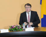 Nikšić: Vlada neće donositi nezakonite odluke