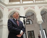 Komšić: Vijećnica pokazuje da je Sarajevo uvijek uspijevalo pobijediti zlo i fašizam