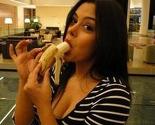 I Larissa Riquelme "stala" uz Daniela Alvesa