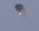 Balon se zapalio u zraku, dvije osobe poginule, za trećom se traga