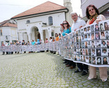 Žene Srebrenice: Politika se uvukla i u proces identifikacije nestalih