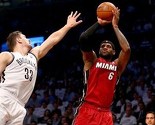 Miami Heat poveo protiv Netsa 3:1, LeBron James ubacio 49 poena