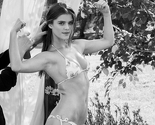 Nina Agdal u seksi izdanju na naslovnici Avona