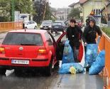 Iskoristili poplave i bacali smeće u nabujalu rijeku u Živinicama