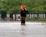 Obišao ih reis Kavazović: Mještani Hendekuše u ribarskim odijelima dolaze do svojih kuća