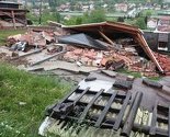 Klix.ba u naselju Svrake: Klizište prijeti da potpuno uruši padinske dijelove mjesta