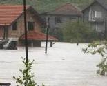 U Maglaju i dalje kritično, rijeka Bosna u opadanju, jutros spašeno 10 vatrogasaca