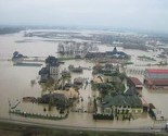 U Bijeljini evakuacija, velike snage učvršćuju nasip na Savi