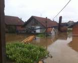 Stotine ljudi u Bosanskom Šamcu i Domaljevcu čeka na evakuaciju