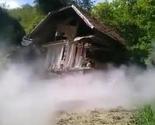 Novi potresni snimak: Na mjestu kuće ostala je samo gomila šuta