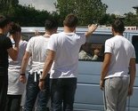 Studenti se u suzama oprostili od mještana koji su proteklih dana živjeli u njihovim sobama