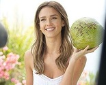 Prelijepa Jessica Alba u reklami za vodu Zico Coconut