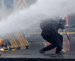 Turska policija upotrijebila suzavac i vodene topove protiv demonstranata