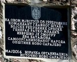 Društvo za ugrožene narode: Skandalozno postavljanje spomen-ploče Mladiću