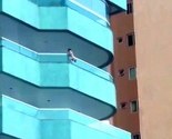 Brazil: Dječak "visio" na balkonu dok je majka spavala