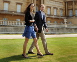 Britanska kraljica naložila Kate Middleton da nosi suknje ispod koljena