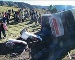 Peru: 12 osoba poginulo nakon slijetanja autobusa s puta