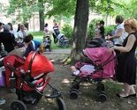 Protest trudnica i porodilja u Sarajevu: Jesu li djeca privilegija bogatih?