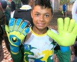 Dobra atmosfera u kampu Zmajeva: Fejzić poklonio rukavice mladom Brazilcu