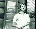 Haški optuženik Vojislav Šešelj ispred Pravnog fakulteta u Sarajevu 1976.
