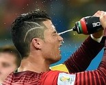 Znate li zašto je Ronaldo izbrijao crte na glavi?