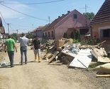Volonteri iz Zenice i Sarajeva pomažu u čišćenju Bosanskog Šamca