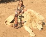 Tinejdžerica Izazvala gnjev na Facebooku: Slikala se na safariju sa mrtvim životinjama
