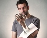 Umjetnik kombinovanjem fotografija i ilustracija stvara nevjerovatne autoportrete