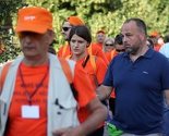 Učesnici Marša mira nastavili put prema Olovu, među njima ima i postača