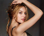 Seksipilna Camille Rowe je ponos Francuske