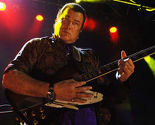Steven Seagal večeras u Istanbulu svira blues gitaru