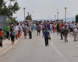 S jedne strane trubači, s druge uplakana rodbina: Kolona s tabutima žrtava prošla kroz Prijedor